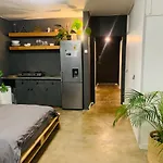 Sea View Batchelor Apartment With Cinema Room