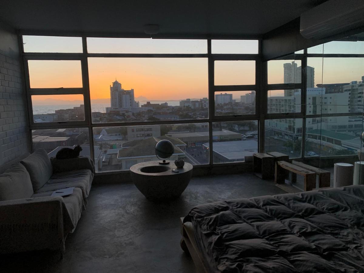 Sea View Batchelor With Cinema Apartment